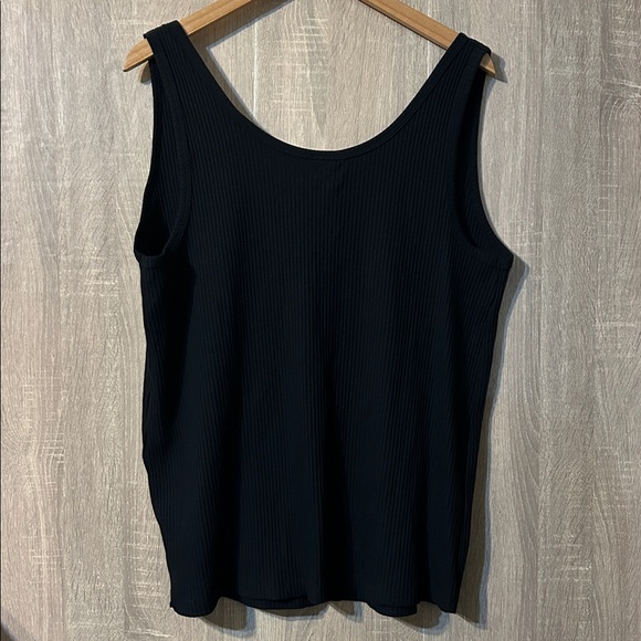 Ava & Viv Black Buttoned Tank Top Size 2X - Picture 2 of 5